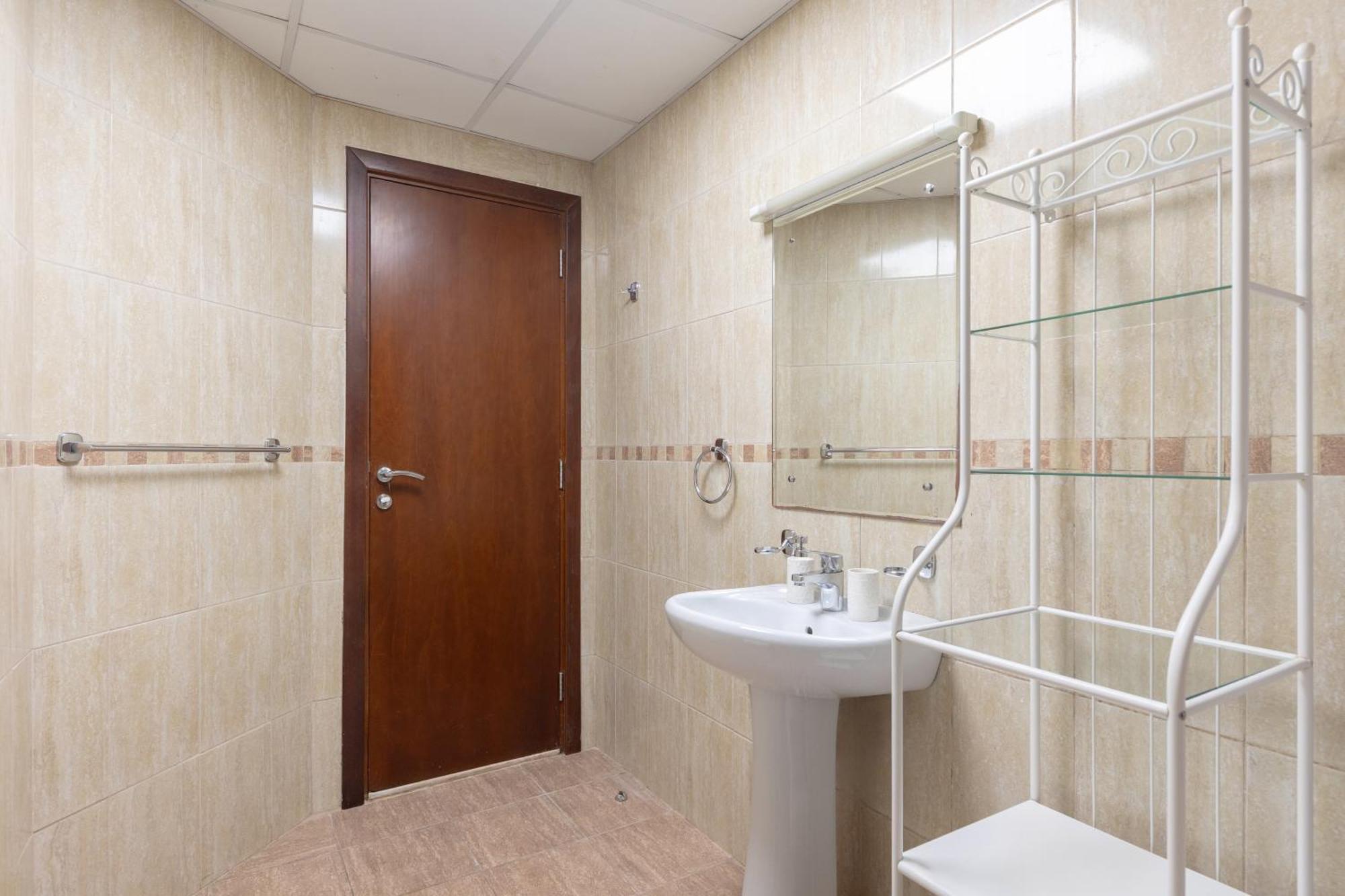 Apartment Cozy, Compact, Equipped Studio, 8 Mins From Metro Dubai