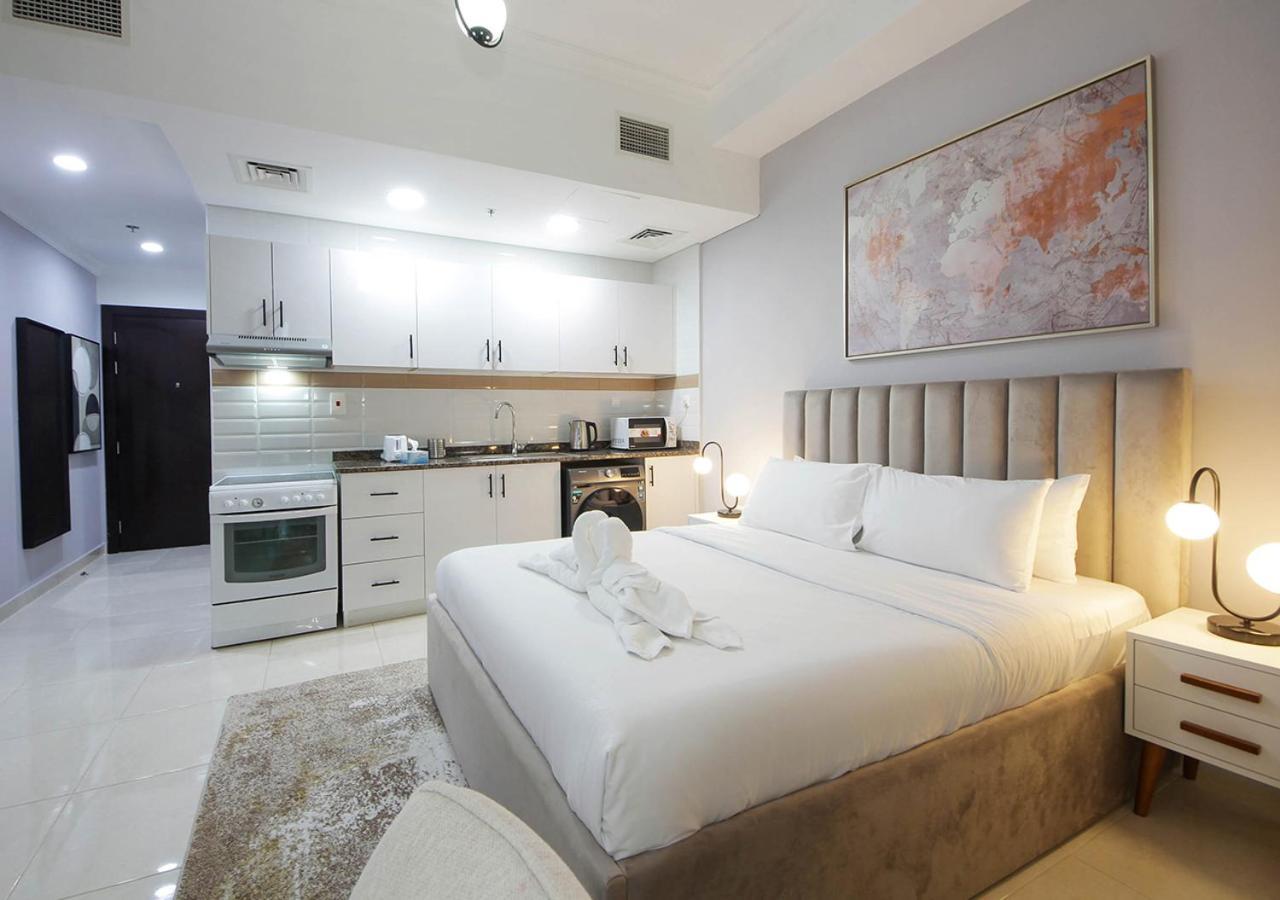 Luxury High-rise The Court Tower Apartment