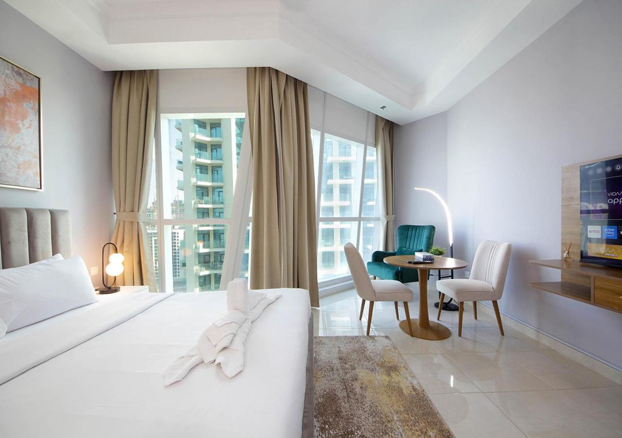 Luxury High-rise The Court Tower Apartment *