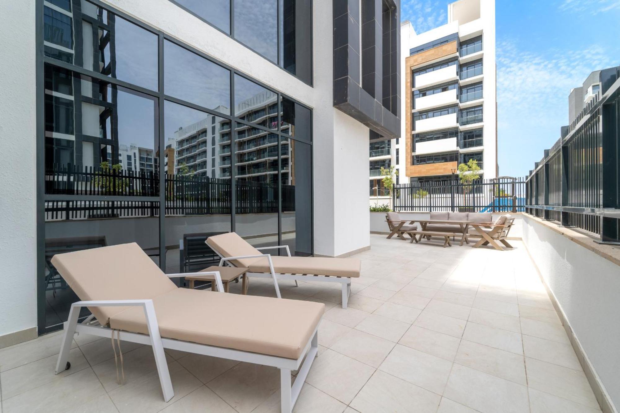 Vayk - Modern 3 Bd With A Spacious Terrace *