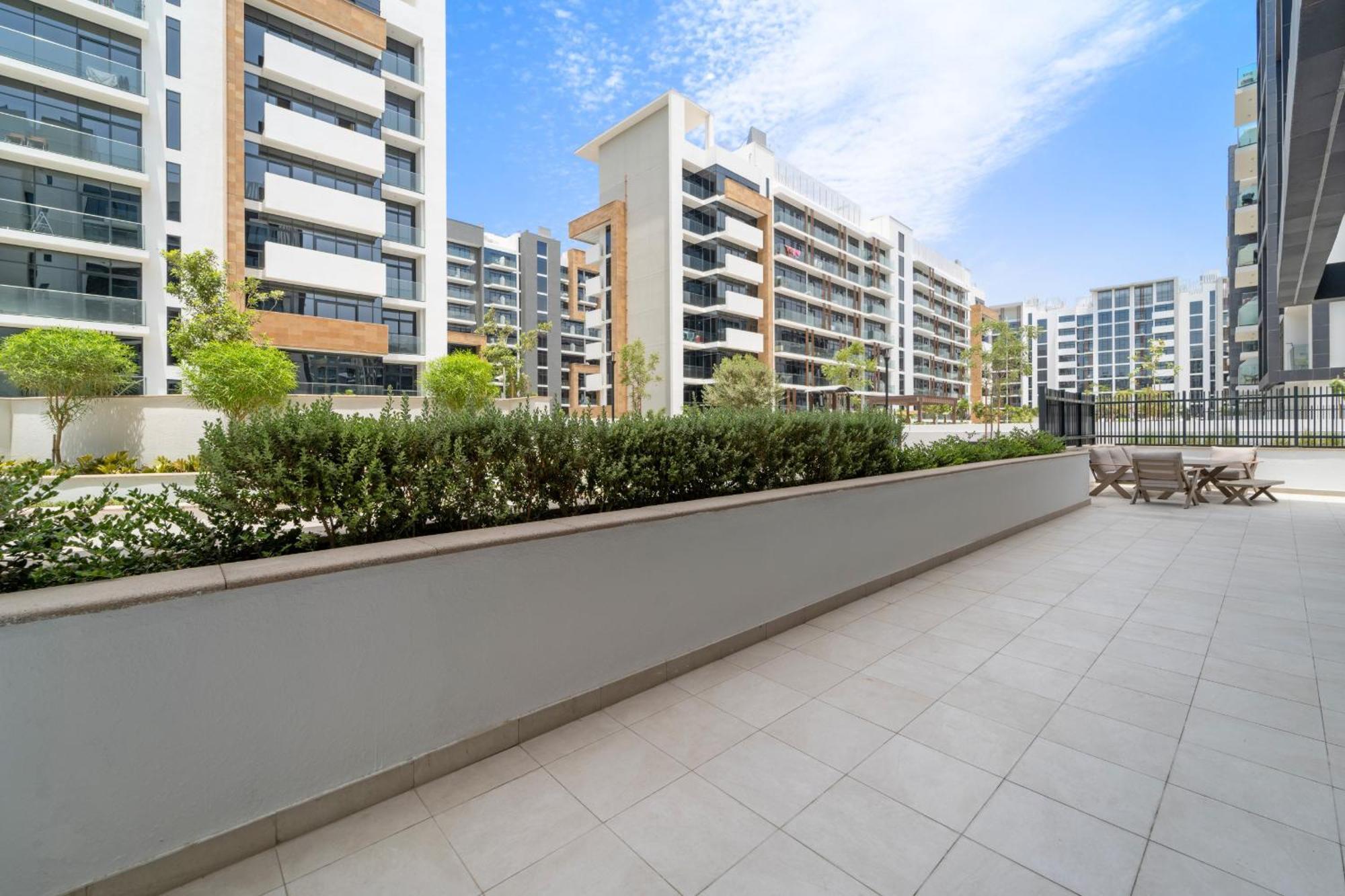 Vayk - Modern 3 Bd With A Spacious Terrace * Dubai