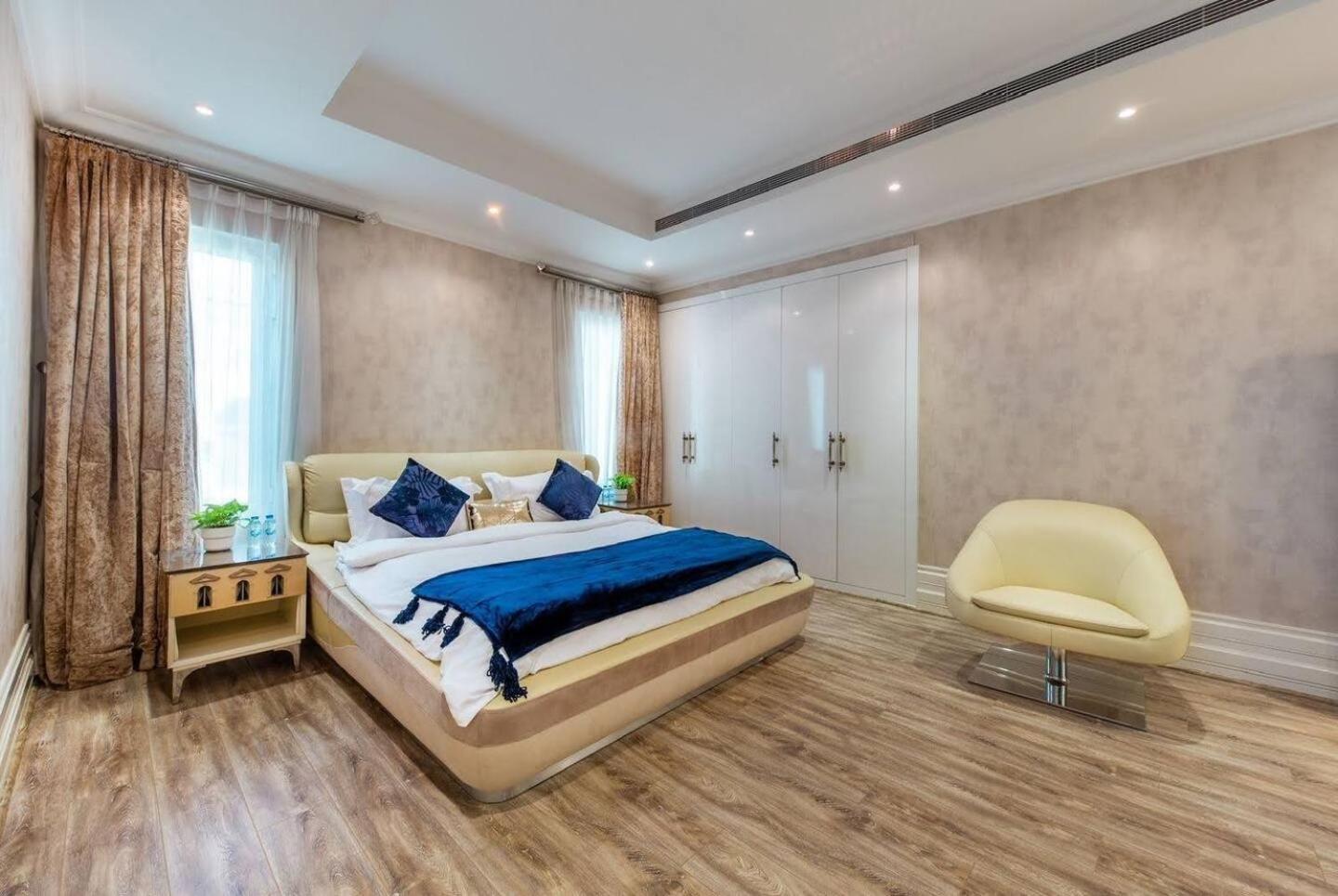 Villa Pristine Paradise In Palm Jumeirah Dubai