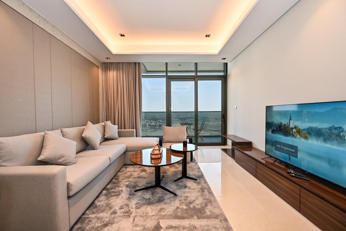 Stunning 2 Bdr Luxury Business Bay Apartment *