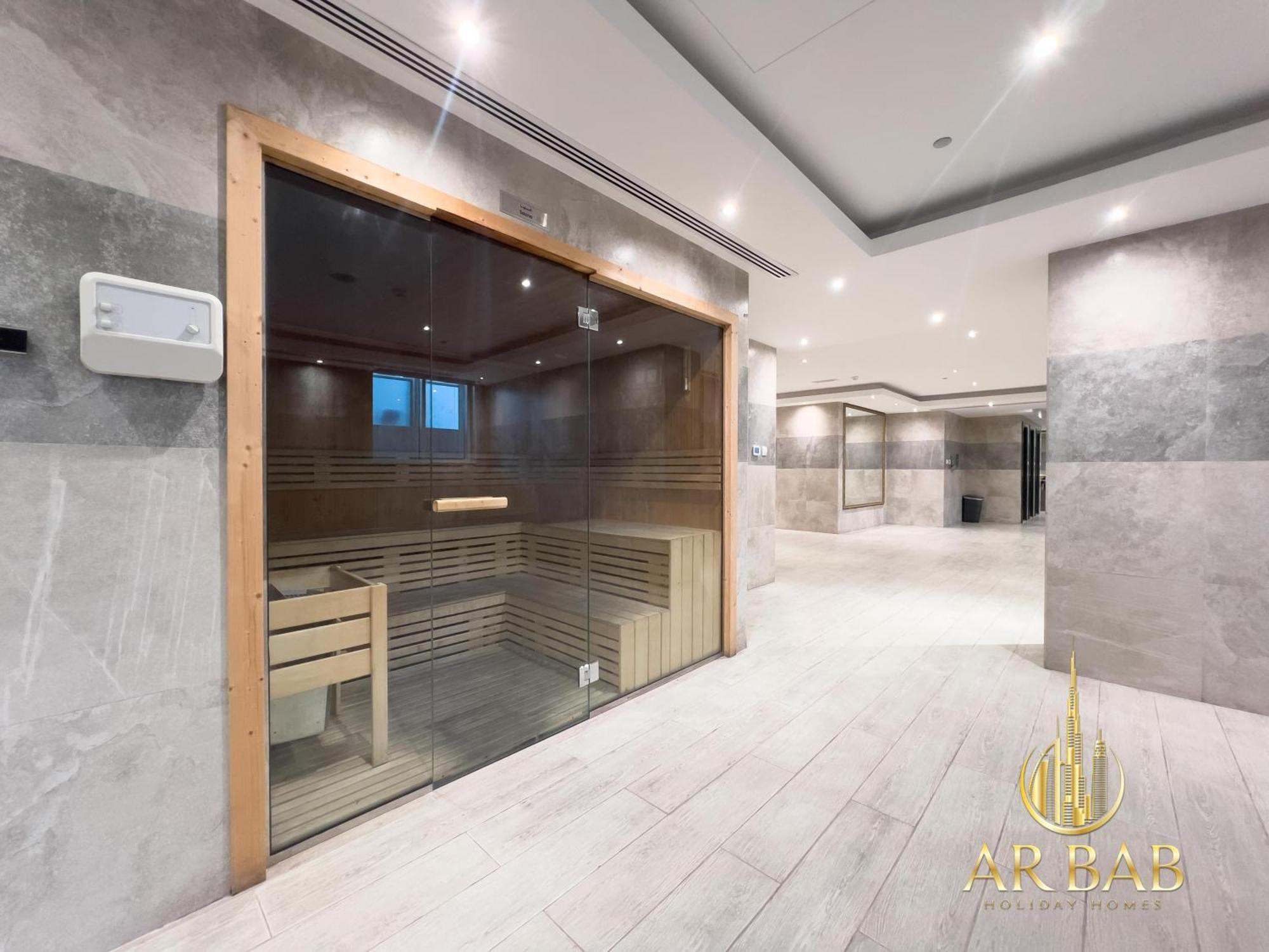 Elite Residence - Luxury Studio - Best Horse Course View *