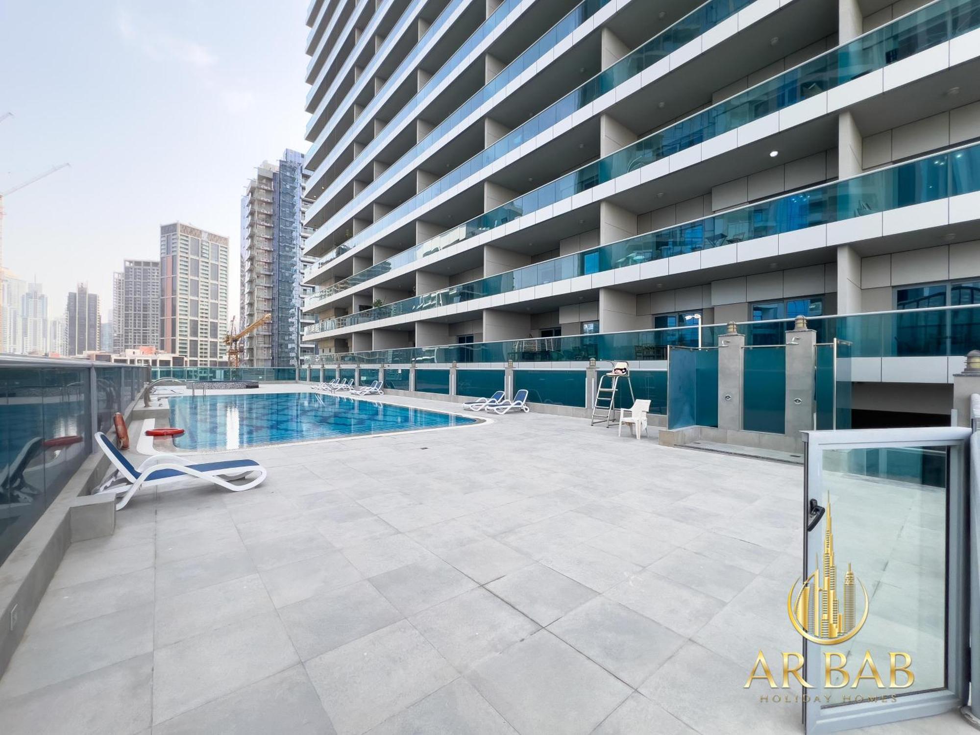 Elite Residence - Luxury Studio - Best Horse Course View Apartment *