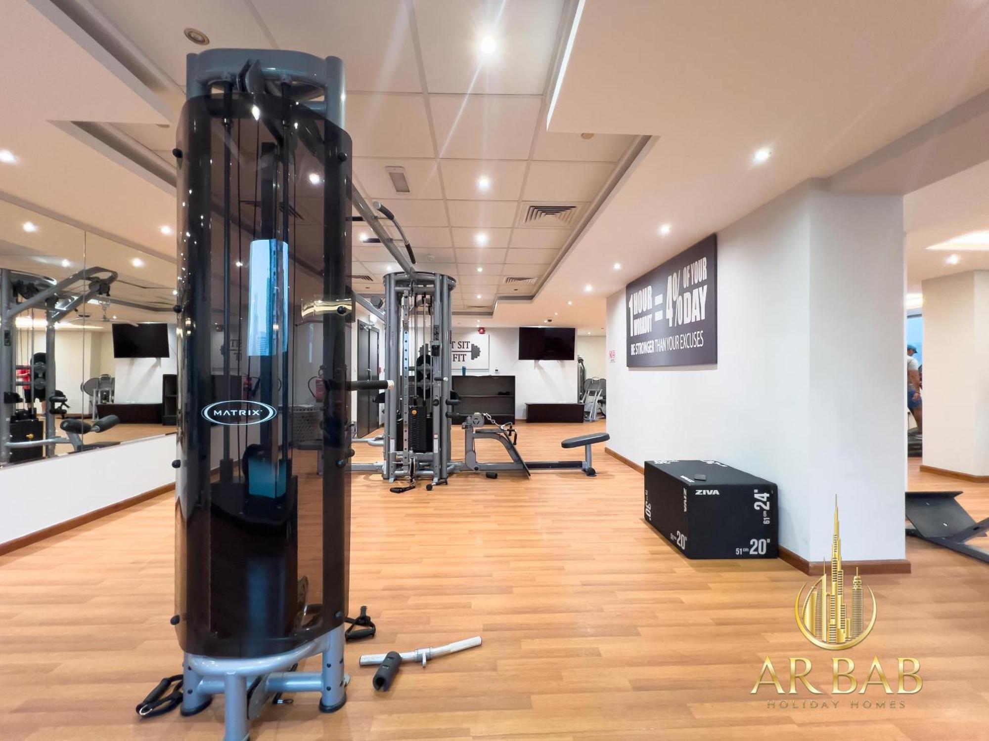 Elite Residence - Luxury Studio - Best Horse Course View *
