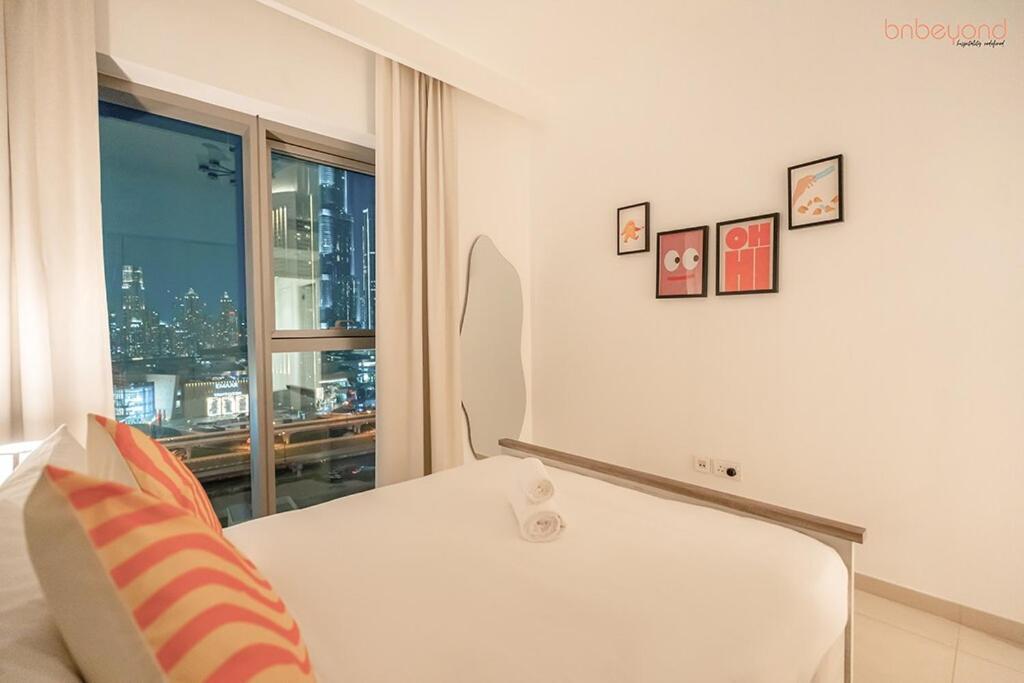 Bnbeyond's Artistic Luxe Retreat With Burj Views Apartment Dubai