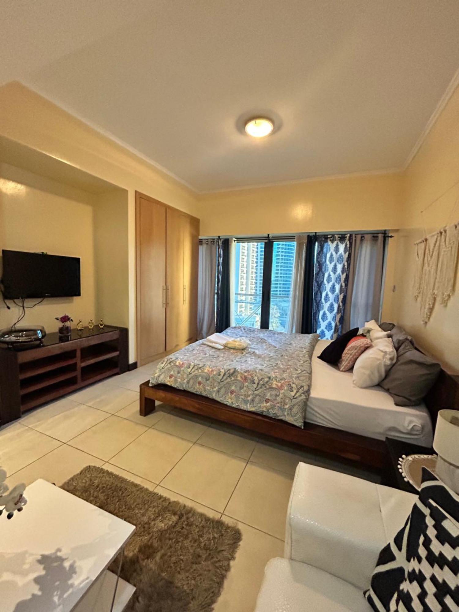 Click Stay - Jlt - Studio & Balcony Lakes View Entire Apartment -Jn Dubai