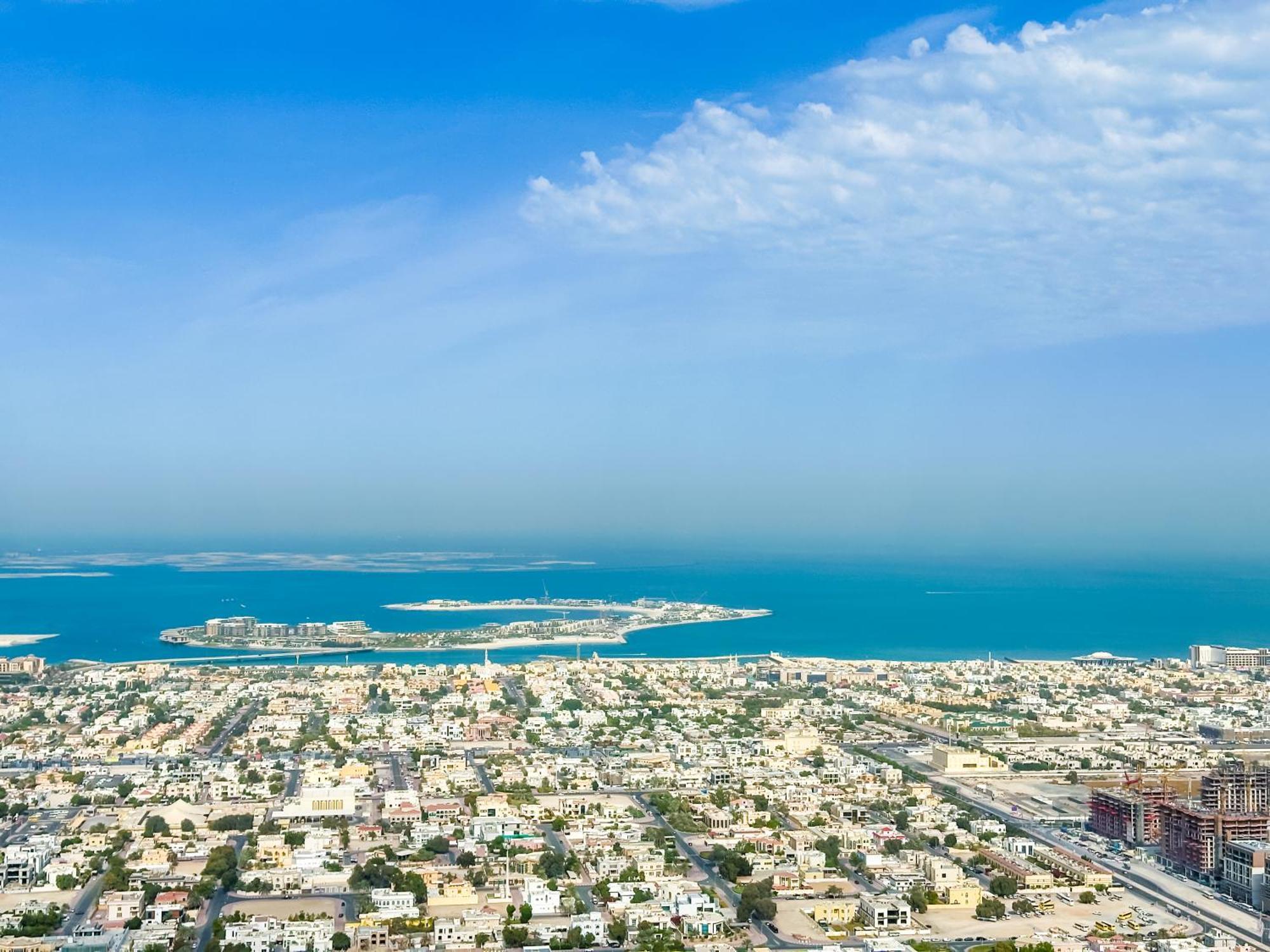 Luxury 2 Bedroom With Burj Khalifa View & Spectacular Rooftop Infinity Pool * Dubai