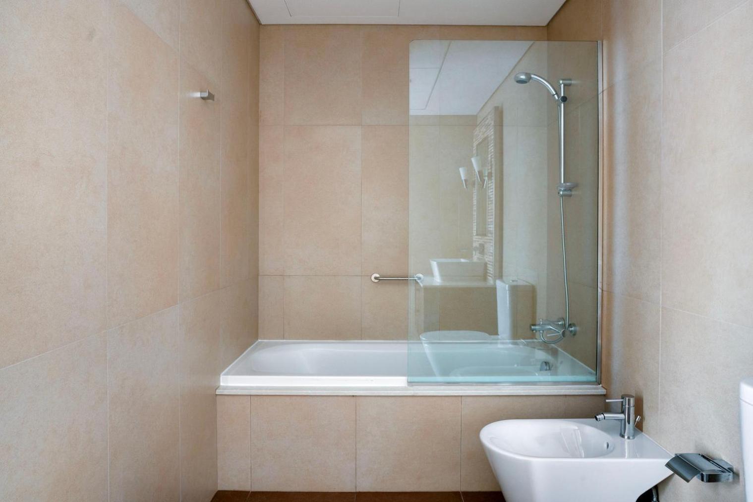 Blueground Burj Daman Squash Pool Gym Dxb-1393 Apartment *