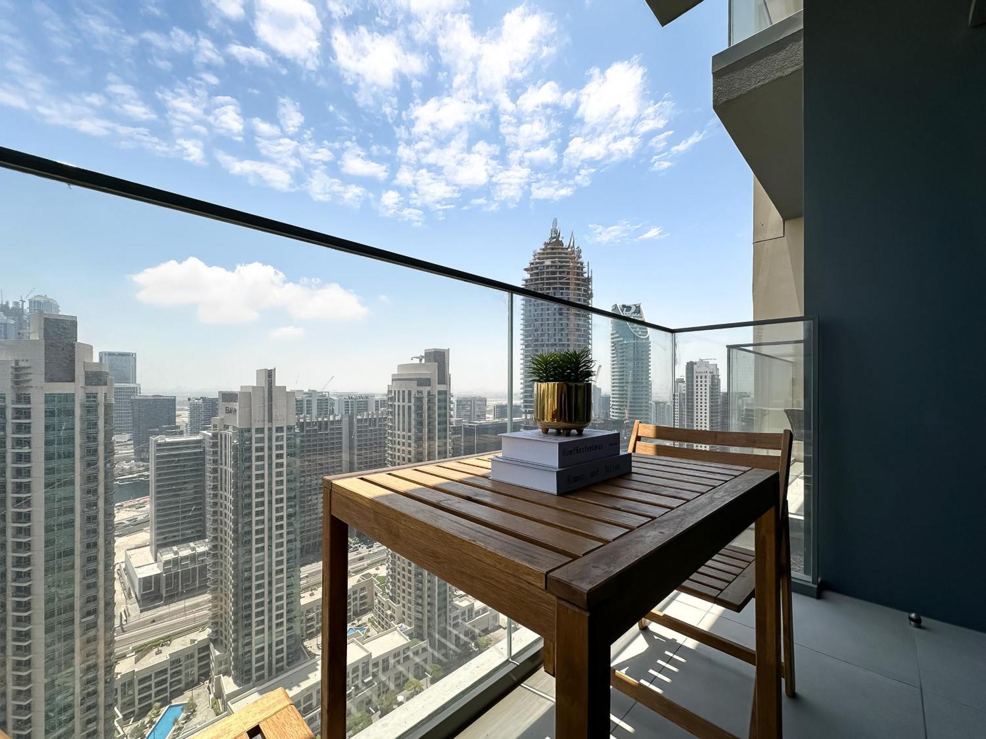 Apartment Trophy - Euphoria Eclipse In 29th Floor In Burj Royale Dubai