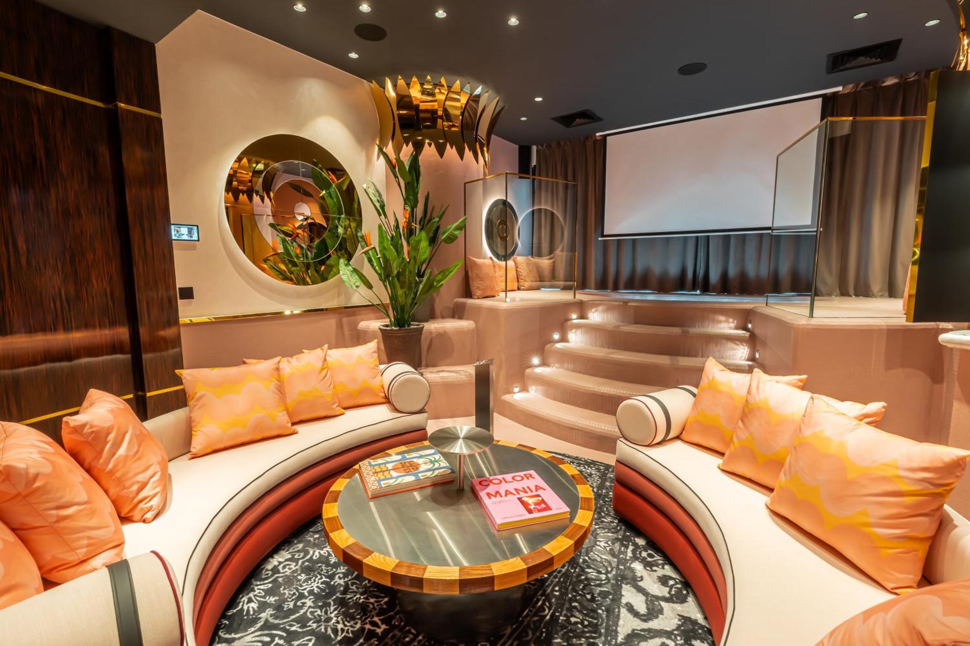 Hotel Mama Shelter 4*