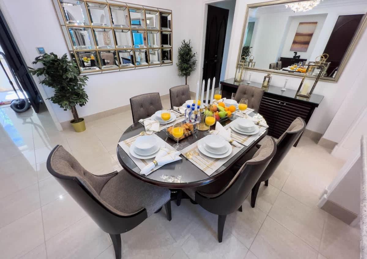 Upgraded 2bdr With Acess To Mall Apartment *