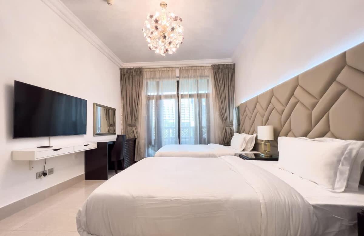 Apartment Upgraded 2bdr With Acess To Mall
