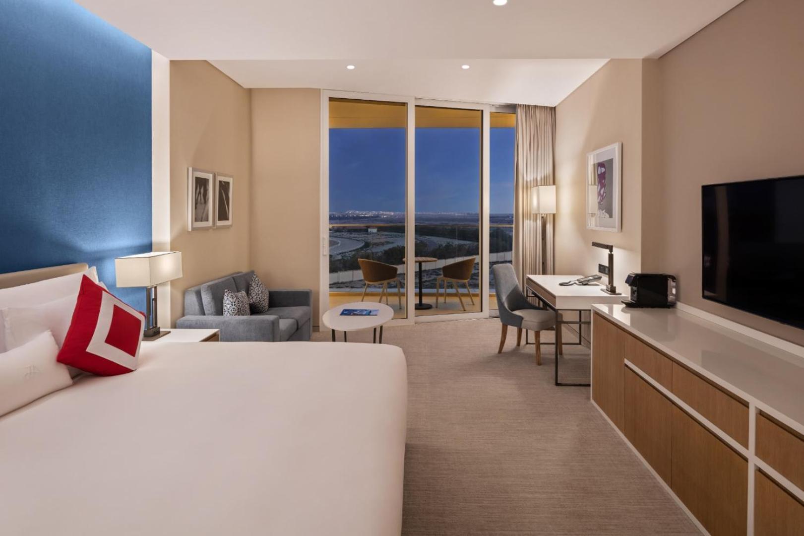 Ja View Hotel, Hotel