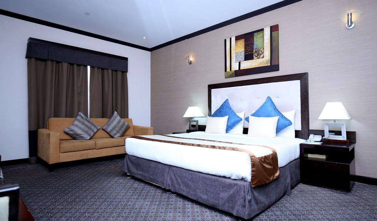 London Crown Dubai