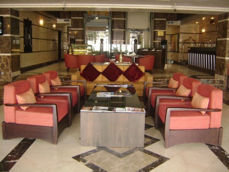 London Crown Dubai