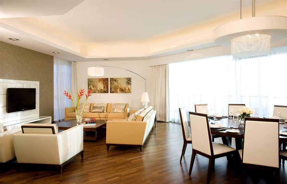 Hotel La & 4*