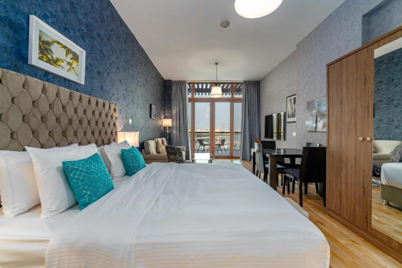 Yanjoon Holiday Homes - Palm Views Apartments * Dubai