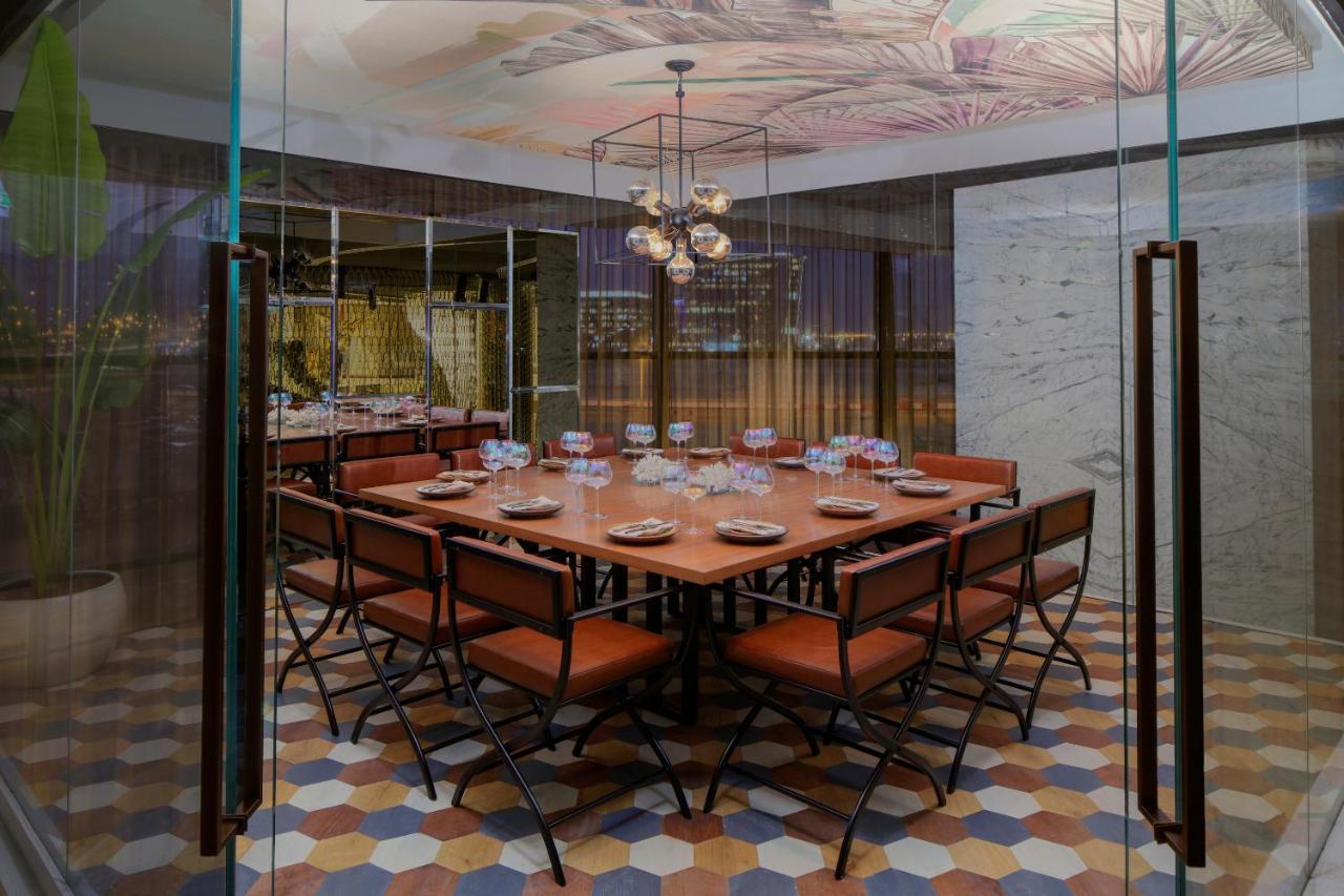Paramount Hotel 5*