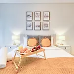 Holiday Escape Luxe 1Br Near Metro In Difc By Deluxe Holiday Homes
