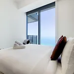 5242 Tower 2 - Light One Bedroom