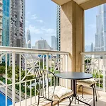 Maison Privee - Radiant Urban Retreat With Iconic Burj Khalifa Vws