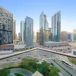 Contemporary & Roomy 2Br With Burj Khalifa View