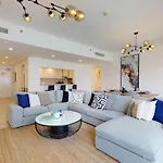 Marina Tower, Dubai Marina - Exquisite Three Bedroom