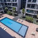 Tropical Oasis Apartment In Meydan By Suiteable