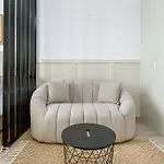 Cozy Studio At Bloom Height - Jvc