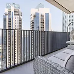 Spacious 2 Bedroom On High Floor In Creek Horizon - Allsopp&Allsopp