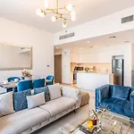 Spacious 2 Bedroom On High Floor In Creek Horizon - Allsopp&Allsopp