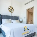 2 Bed In Azzizi Farhad With Burj Khalifa View By Desert City Stays