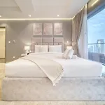 Classy 2Br At Paramount Tower Hotel And Residences Business Bay By Deluxe Holiday Homes