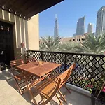 Modern City Retreat Close To Burj Khalifa And Steps From Dubai Mall