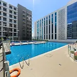 Modern Studio In Residence With Pool Gym And Paddl
