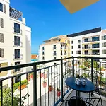 Higuests - Spacious 1Br Apartment 3Mins Walk To The Beach