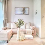Lavish 1Br At Reva Residences Business Bay By Deluxe Holiday Homes