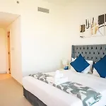 Downtown Views 2Br Luxury Apartment Pool And City Skyline