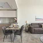 Frank Porter - Majestique Residence 2