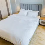 Premium 1 Bedroom Apartment At Diamond Jumeirah Garden City 1