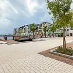 Affluent 2Br With Beach Access - La Cote
