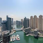 A Chic Apartment In Dubai Marina