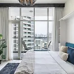 Guestready - Lavish Studio With Burj Khalifa Views