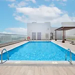 Guestready - Contemporary Urban Sanctuary