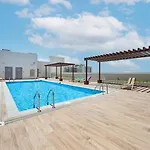 Guestready - Contemporary Urban Sanctuary