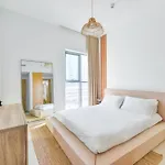 Elegant 1Br Apartment At Bellevue Residence