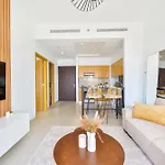 Elegant 1Br Apartment At Bellevue Residence