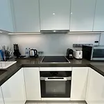 Spacious 1Bedroom W Lagoon In Al Maktoum City
